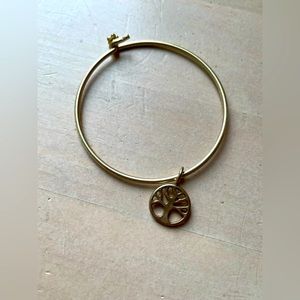 Women’s bangle bracelet with tree of life charm gold
